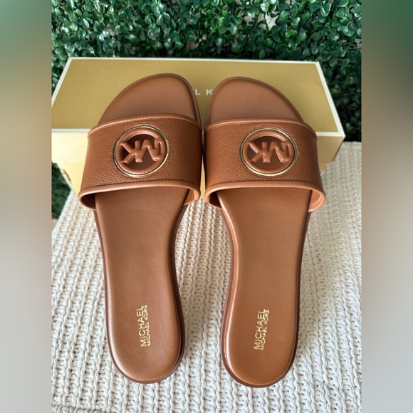 Michael Kors Deanna Cut Out Luggage Brown Slide Sandals New - Picture 1 of 5